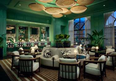 Hotel bar in ritz carlton grand cayman .