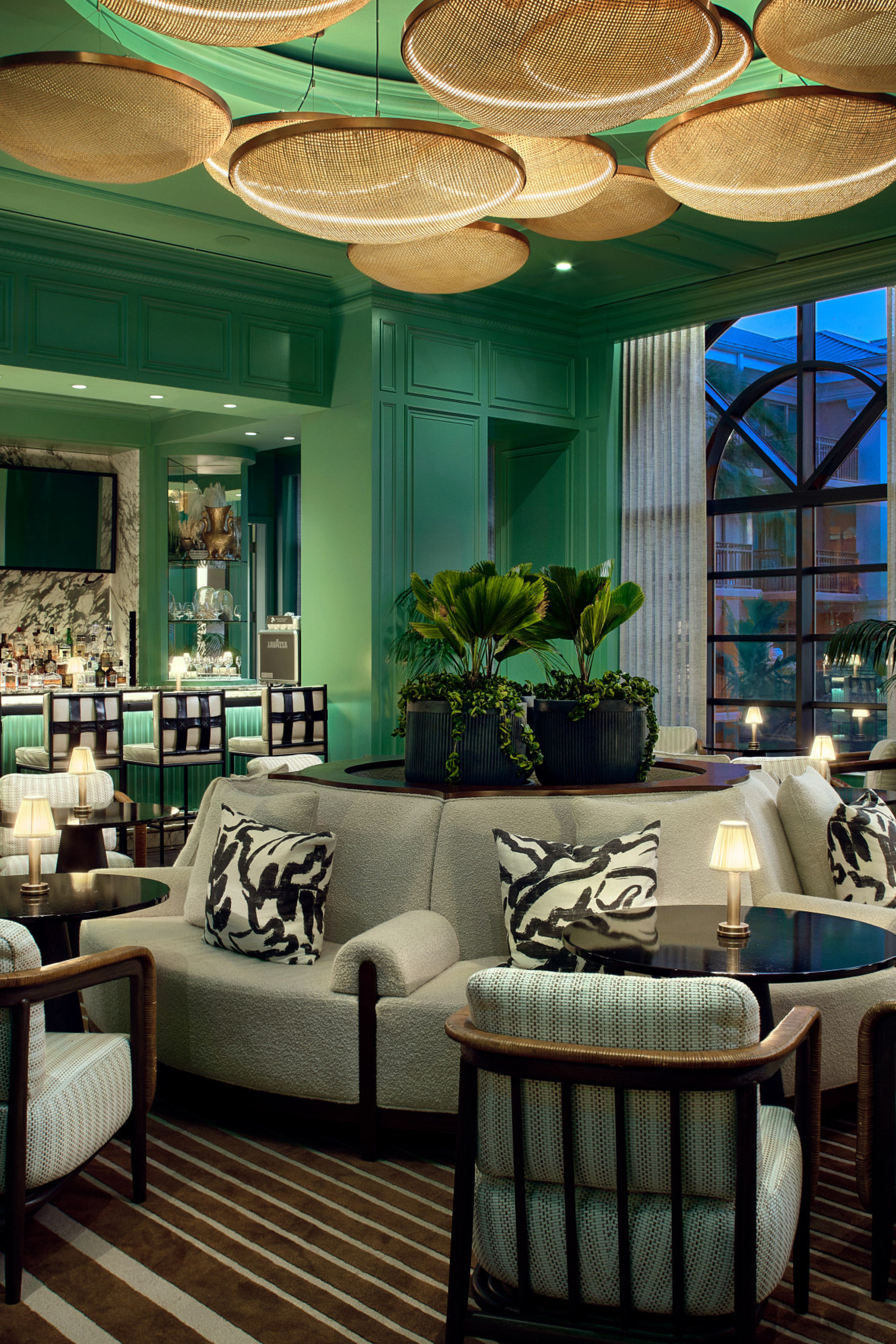 hotel bar in ritz carlton grand cayman 