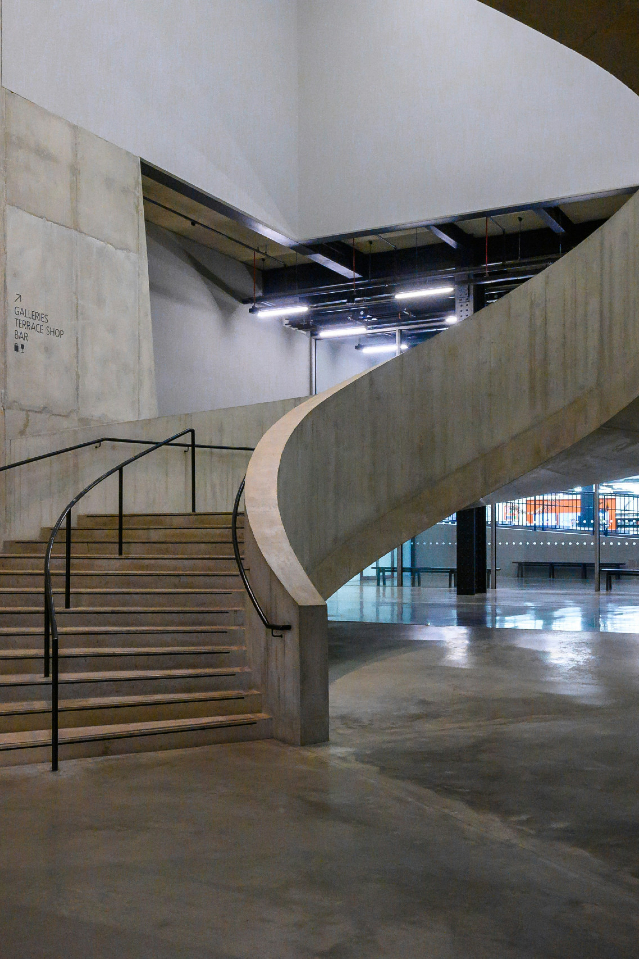 picture of curved stairs in tate modern