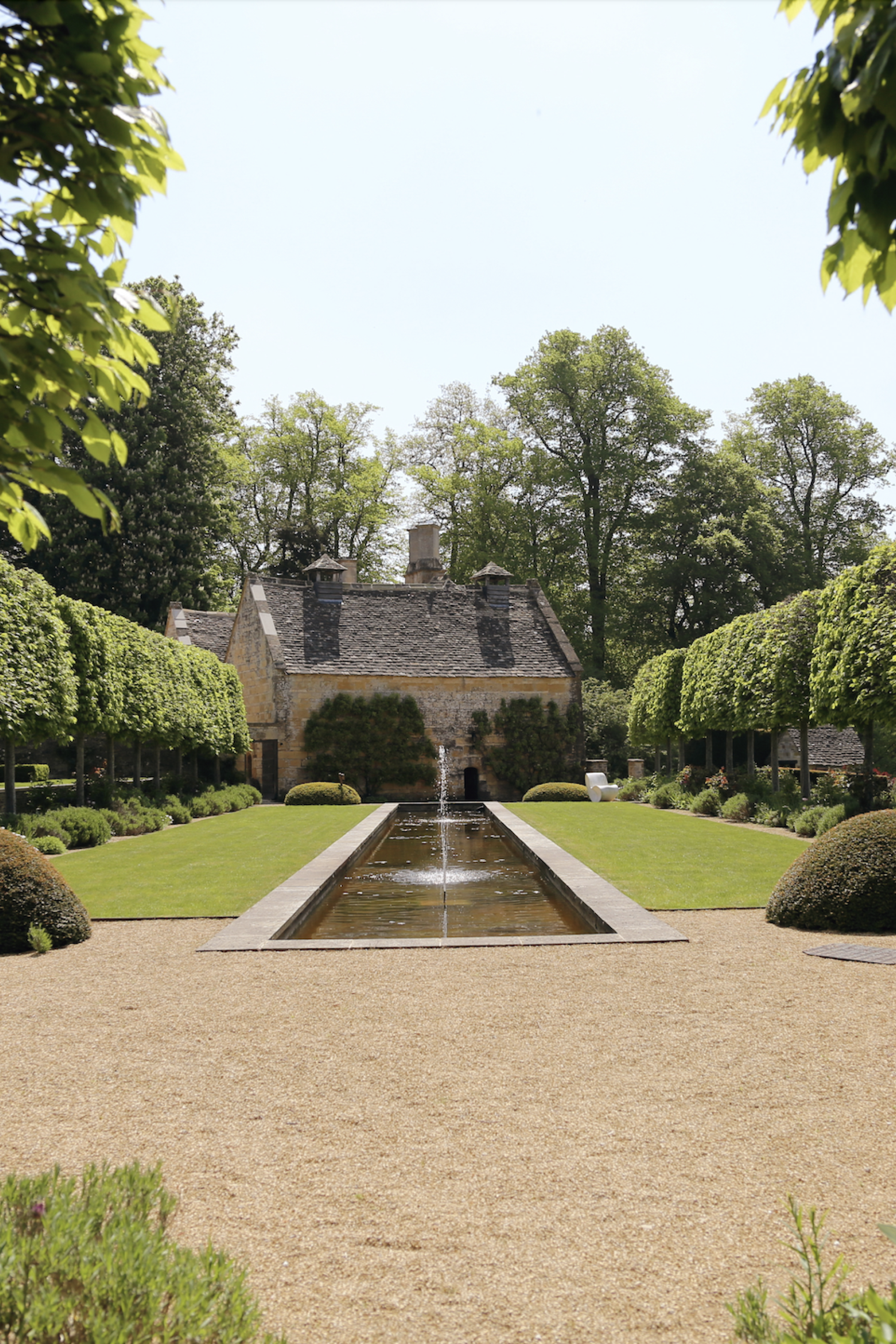 temple-guiting-courtyard-1698320540.png