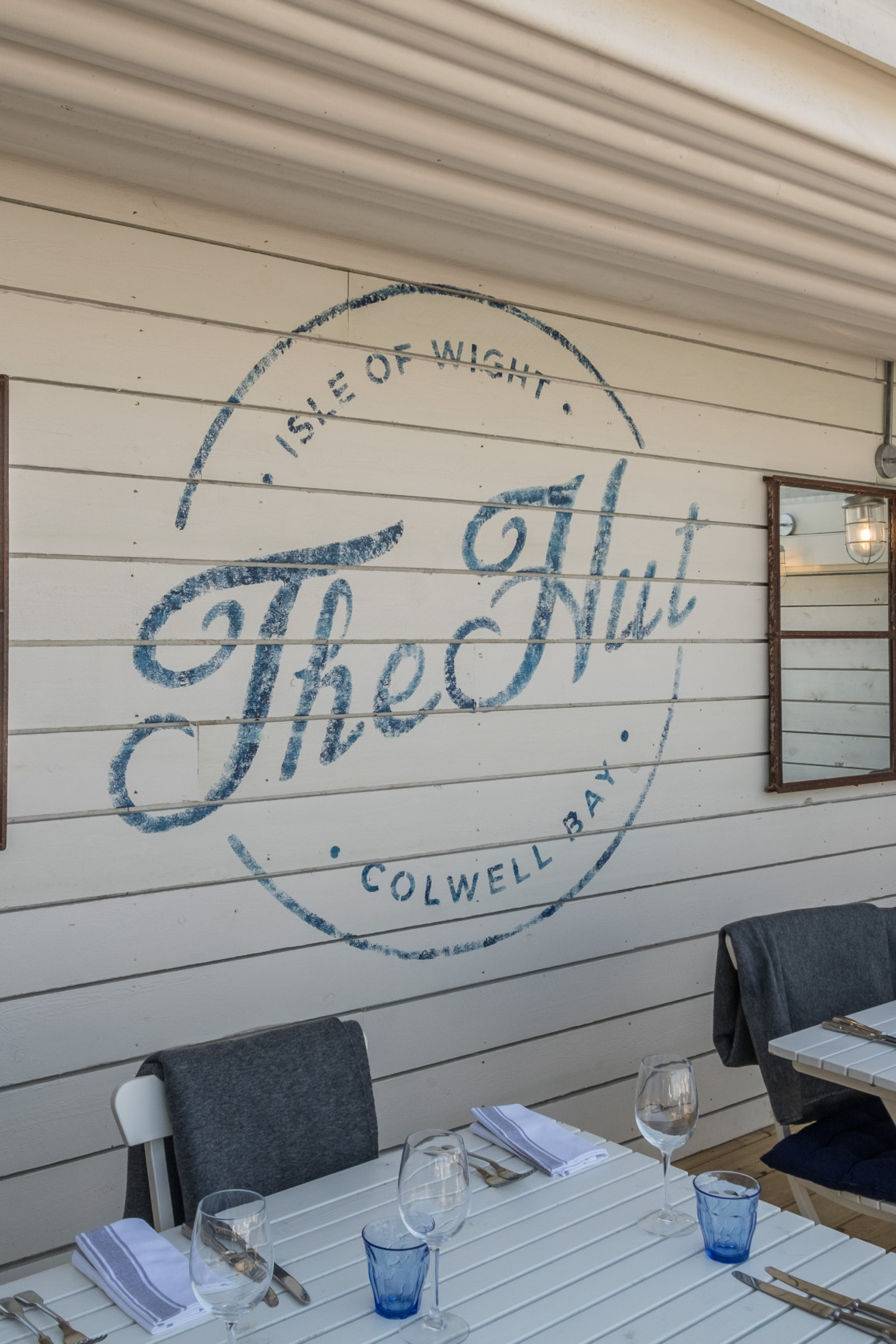 the hut seafood restaurant
