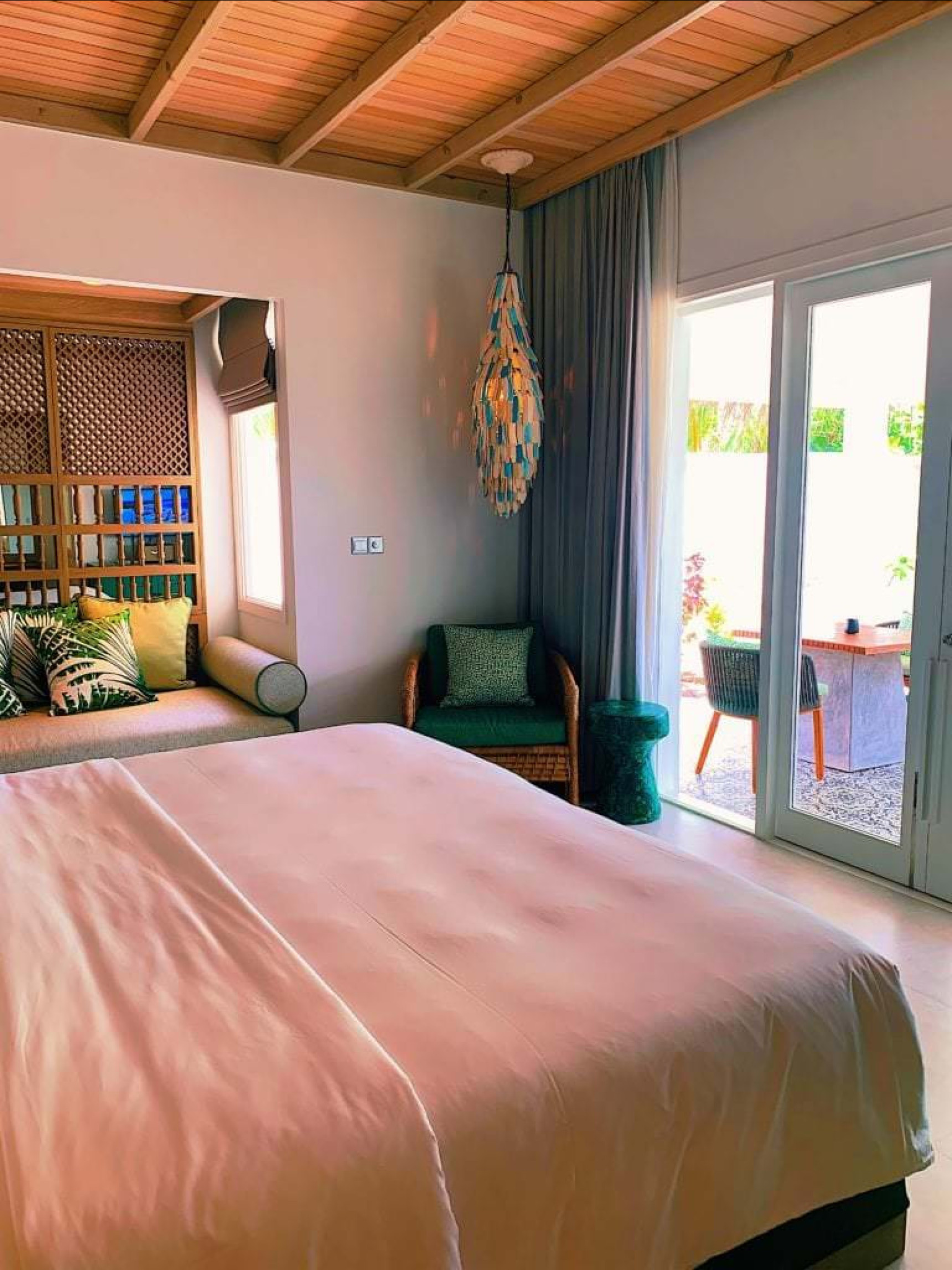 A sneak-peak into one of the bedrooms at Finolhu