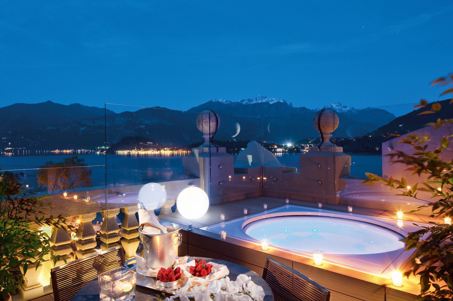 grandhoteltremezzo/grand-hotel-tremezzo-bar-pool-hot-tub-relax