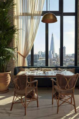 Seabird rooftop restaurant with view of the shard.