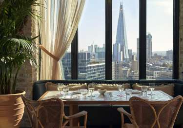Seabird rooftop restaurant with view of the shard.