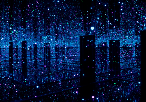 Yayoi Kusama: Infinity Mirrors Room at The Tate Modern blue.