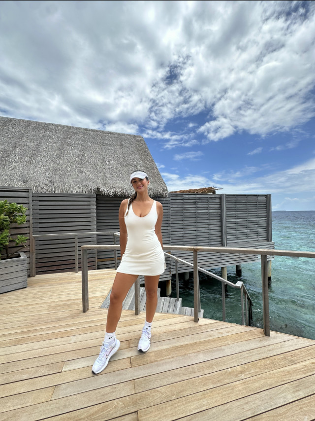 maria holloway in the maldives