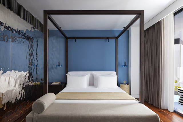 ibiza junior suite with four-poster bed