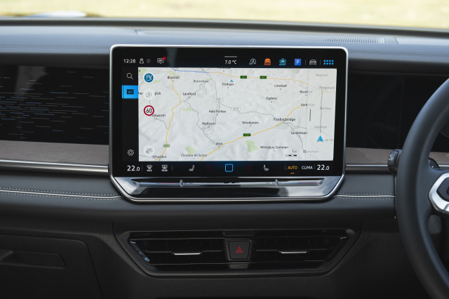 touchscreen car display