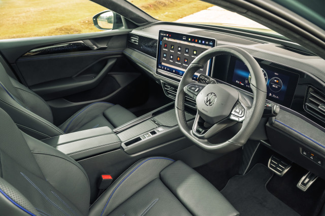 interiors inside vw passat ehybrid car