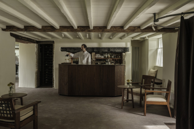 osip lounge area with wooden bar