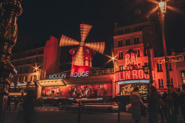 moulin rouge in paris