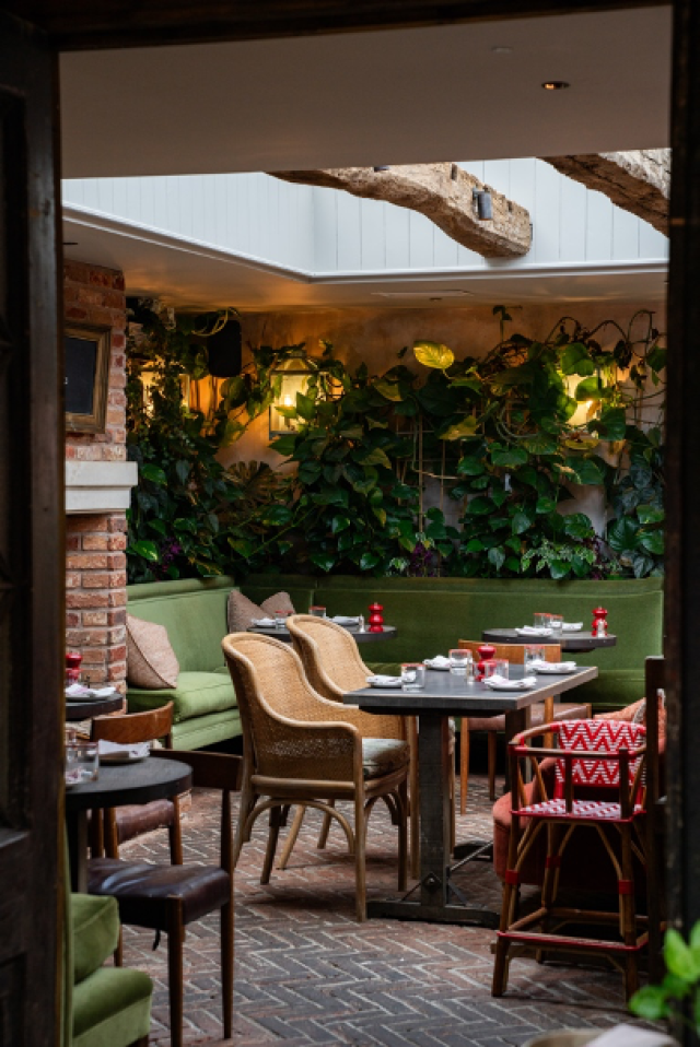 inside the double red duke hotel dining area