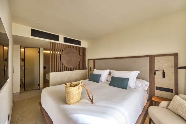 suite at purobeach santa ponsa resort 