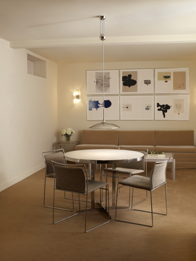 rachel boston showroom with round table and chairs