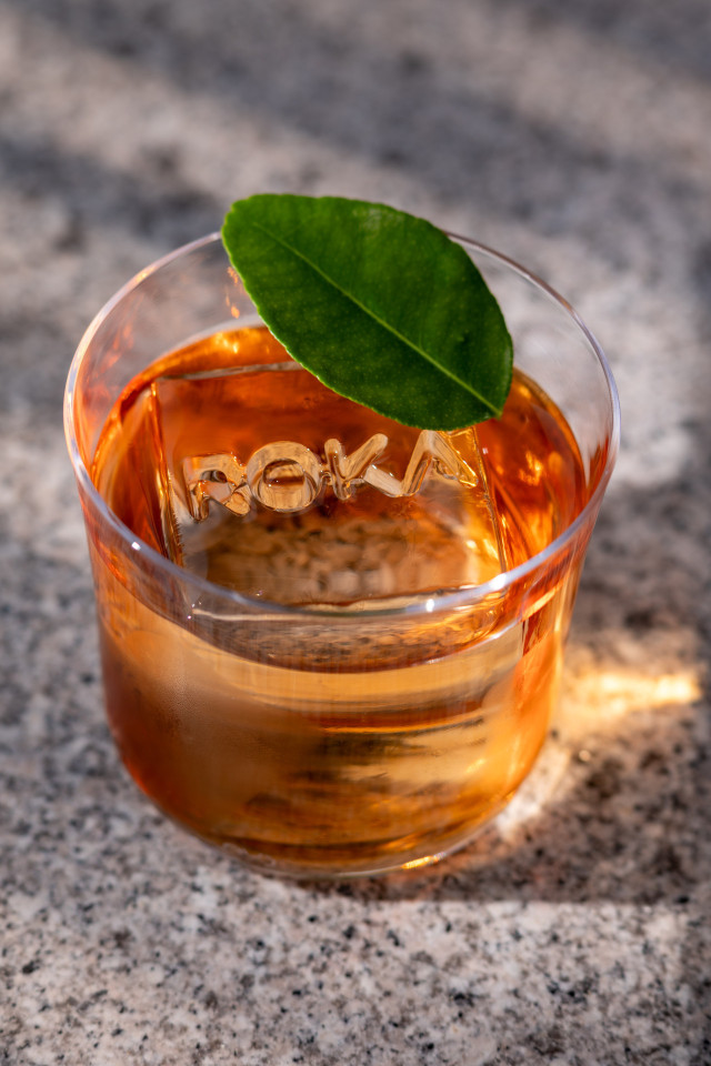 roka cocktail with green leaf 
