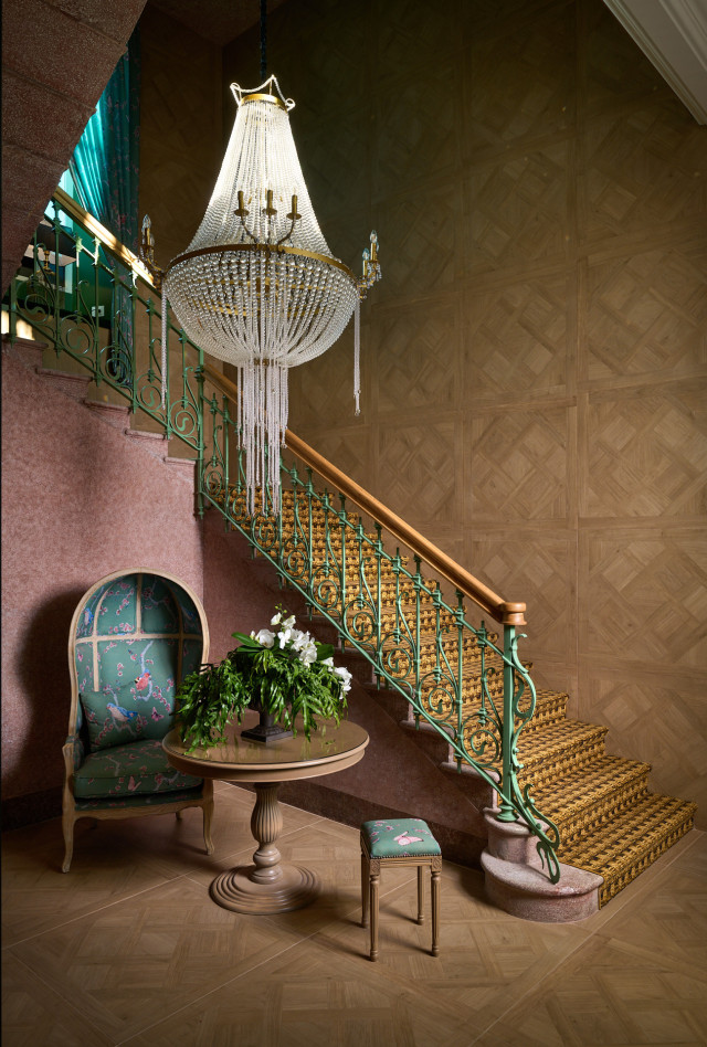 opulent staircase in nuvole garden hotel