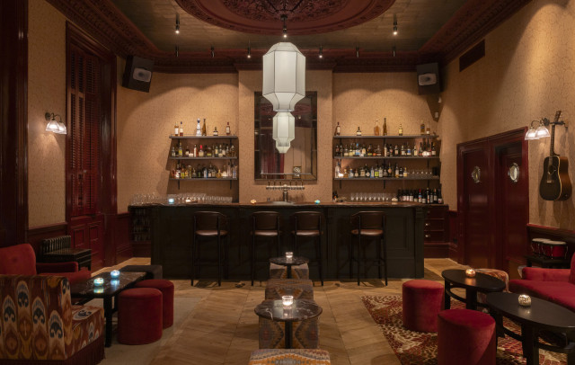 photo of interiors at the good oak